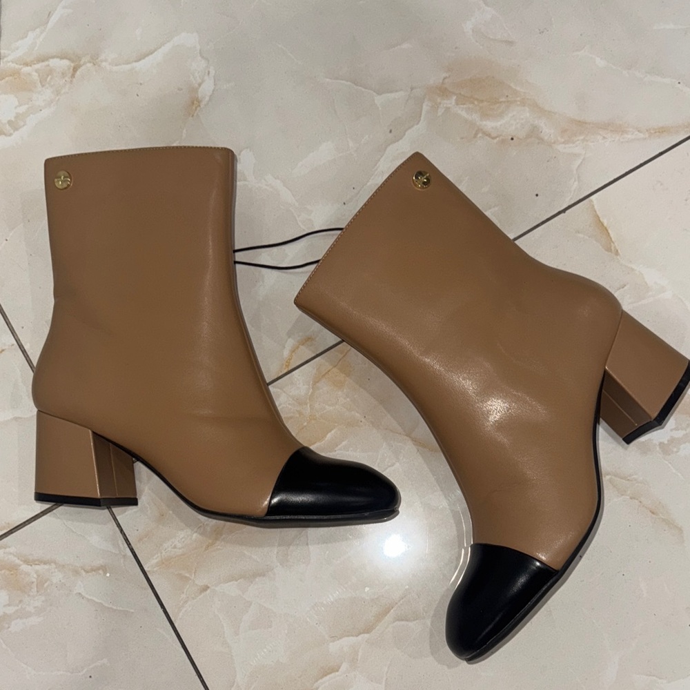 Liz Claiborne Tan and Black Ankle boots